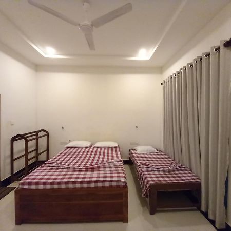 Hotel krish Kalkudah  Buitenkant foto
