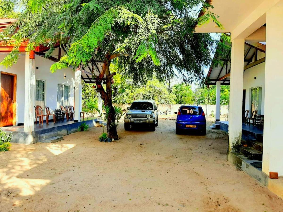 Hotel krish Kalkudah  Buitenkant foto