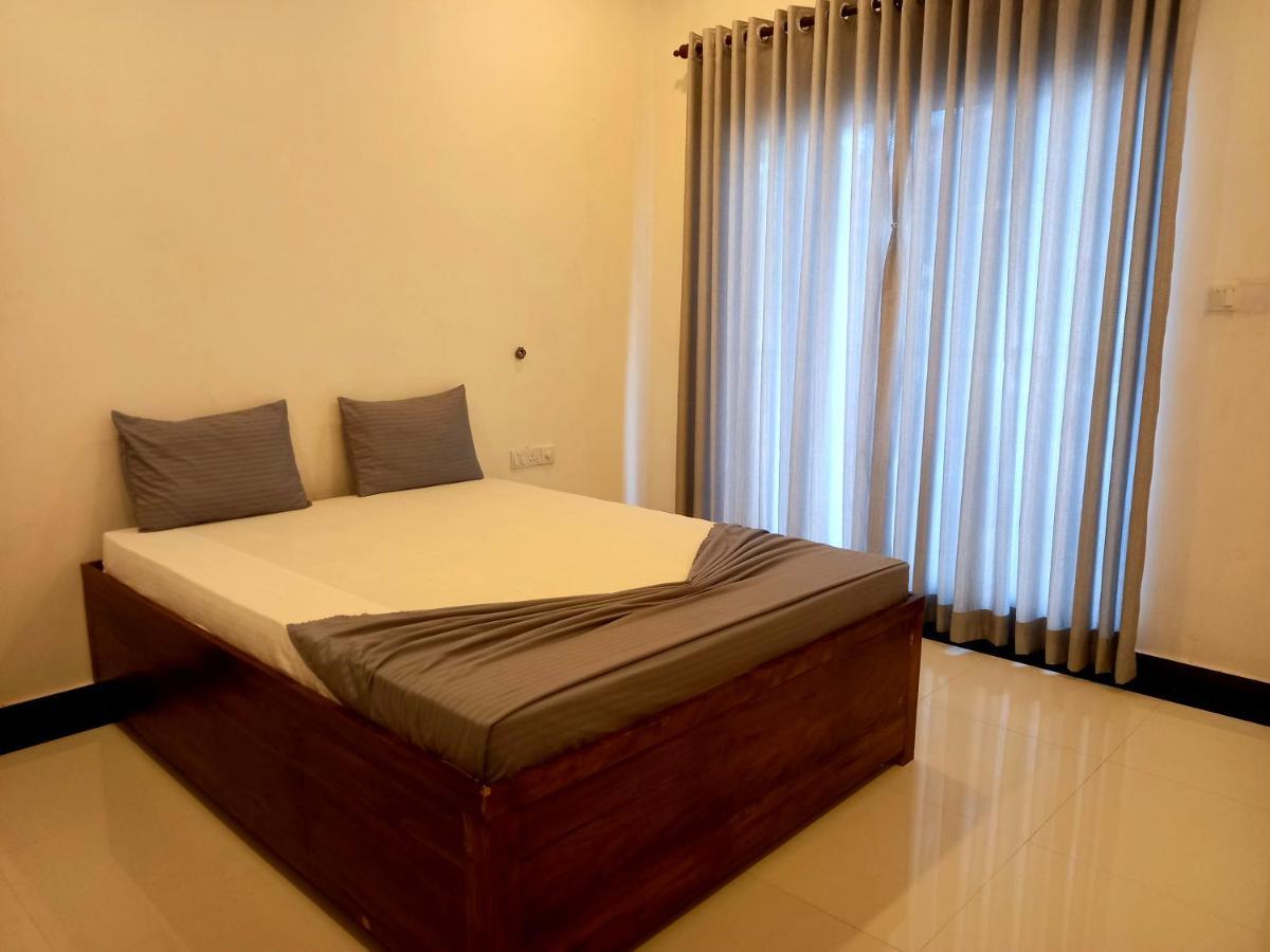Hotel krish Kalkudah  Buitenkant foto