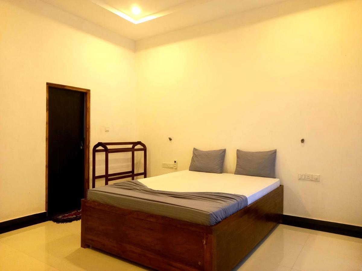Hotel krish Kalkudah  Buitenkant foto